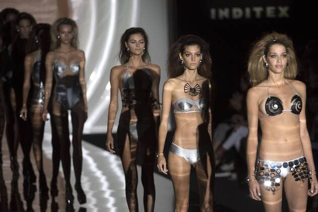 Ana Beatriz Barros mit Models bei der Dolores Cortes Fashion Show auf der Mercedes-Benz Fashion Week Madrid Spring Summer 2017. Madrid, 17.09.2016 Ana Beatriz Barros mit Models  Foto:xDyDxFotografosx xFuturexImage
