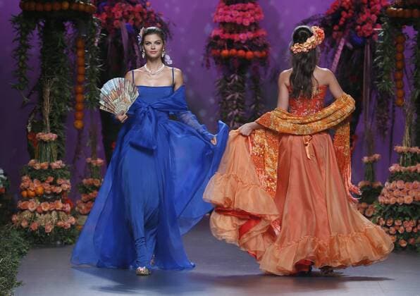 Models present creations from the Spring Summer 2017 collection by Spanish designer Francis Montesinos during the Mercedes Benz Fashion Week Madrid (MBFWM) held in Madrid, Spain, 17 September 2016. The MBFWM will run from 15 to 20 September 2016. Mercedes Benz Fashion Week Madrid - Francis Montesinos !ACHTUNG: NUR REDAKTIONELLE NUTZUNG!  GRA153 20160917-636097181776862576