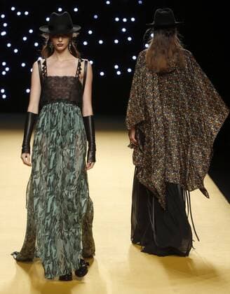 Models present creations from the Spring Summer 2017 collection by Spanish designer Juanjo Oliva during the Mercedes Benz Fashion Week Madrid (MBFWM) held in Madrid, Spain, 17 September 2016. The MBFWM will run from 15 to 20 September 2016. Mercedes Benz Fashion Week Madrid - Juanjo Oliva !ACHTUNG: NUR REDAKTIONELLE NUTZUNG!  GRA151 20160917-636097250178624050