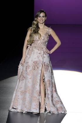 September 17, 2016 - Madrid, Spain - Spanish actress Vanesa Romero presents a creation from the Spring Summer 2017 collection by Spanish designer Hannibal Laguna during the Mercedes Benz Fashion Week Madrid (MBFWM) held in Madrid, Spain, 17 September 2016. The MBFWM will run from 15 to 20 September 2016 Madrid Spain  - ZUMAn230