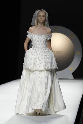September 17, 2016 - Madrid, Spain - A model showcases designs by Ion Fiz on the runway at the Ion Fiz show during Mercedes-Benz Fashion Week Madrid Spring Summer 2017 on September 17, 2016 in Madrid, Spain. Madrid Spain  - ZUMAn230