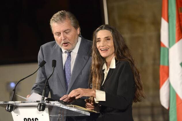 Angela Molina erhält den National Cinematography Award auf dem 64. Internationalen Filmfestival San Sebastian Festival Internacional de Cine de Donostia-San Sebastian, 17.09.2016 Foto:xC.xNiehausx xFuturexImage