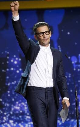 US actor Ethan Hawke receives the Donostia award in recognition to his career during the 64th edition of the San Sebastian International Film Festival in San Sebastian, northern Spain, 17 September 2016. The festival will run from 16 to 24 September 2016. SAN SEBASTIAN INTERNATIONAL FILM FESTIVAL !ACHTUNG: NUR REDAKTIONELLE NUTZUNG!  GRA506 20160918-636097967528239640
