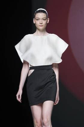 September 18, 2016 - Madrid, Madrid, Spain - A model walks on the runway at the Amaya Arzuaga Fashion Show at Madrid Fashion Week Spring Summer 2017 18 at Ifema, on September 18, 2016, in Madrid, Spain Madrid Spain  - ZUMAn230
