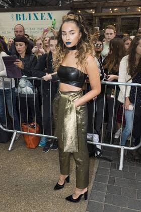 September 18, 2016 - London, London, UK - ELLE EYRE attends the TOP SHOP UNIQUE Spring Summer 2017 show. Models, buyers, celebrities and the stylish descend upon London Fashion Week for the Spring Summer 2017 clothes collection shows. London, UK. London UK  - ZUMAl94_