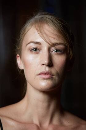 September 18, 2016 - London, England, United Kingdom - A model poses during backstage at London Fashion Week Spring Summer collections 2017 on September 18, 2016 in London, United Kingdom. London United Kingdom  - ZUMAn230