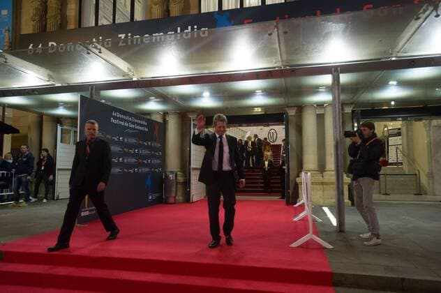 Hugh Grant during the red carpet of the film Florence Foster Jenkins in the 64th San Sebastian International Film Festival on September 18, 2016 in San Sebastian, Spain.  JosexIgnacioxunanue Monica Belucci_64 Zinemaldia