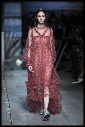. 19 09 2016. London, United Kingdom. Erdem show at London Fashion Week for Spring Summer 2017.  xStephenxLockx xi-Imagesx IIM-13469-0027