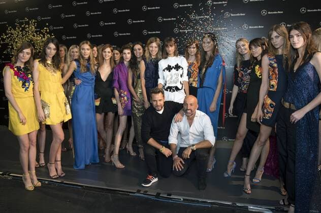 Alvaro Castejon und Arnau Maillard mit Models backstage bei der Alvarno Fashion Show auf der Mercedes-Benz Fashion Week Madrid Spring Summer 2017. Madrid, 19.09.2016 Alvaro Castejon, Arnau Maillard, Models  Foto:xDyDxFotografosx xFuturexImage