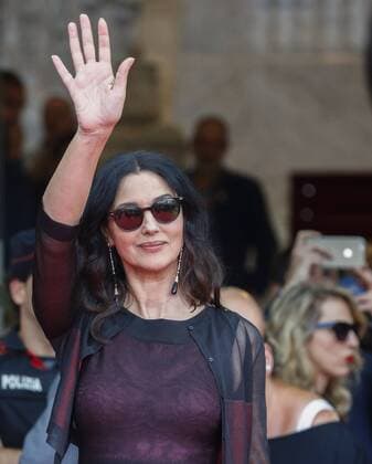 Italian actress and cast member Monica Bellucci greets fans during the presentation of the film On the Milky Road in the 64th edition of the San Sebastian International Film Festival, in San Sebastian, northern Spain, 19 September 2016. The festival runs from 16 to 24 September 2016. Bellucci presents On the Milky Road in San Sebastian !ACHTUNG: NUR REDAKTIONELLE NUTZUNG!  GRA361 20160919-636099083249122953