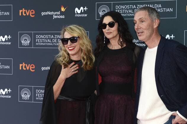 Monica Bellucci mit Gästen bei der Premiere von On the Milky Road auf dem 64. Internationalen Filmfestival San Sebastian Festival Internacional de Cine de Donostia-San Sebastian, 19.09.2016 Foto:xC.xNiehausx xFuturexImage