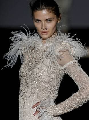 Madrid Fashion Week - Malne A model presents a creation from the spring summer 2017 collection by Spanish designer Malne during the Mercedes Benz Fashion Week Madrid (MBFWM) held in Madrid, Spain, 19 September 2016. The MBFWM will run from 15 to 20 September 2016. Mercedes Benz Fashion Week Madrid - Malne !ACHTUNG: NUR REDAKTIONELLE NUTZUNG!  GRA483 20160919-636099149221255216