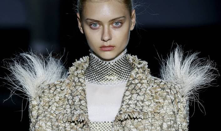 Madrid Fashion Week - Malne A model presents a creation from the spring summer 2017 collection by Spanish designer Malne during the Mercedes Benz Fashion Week Madrid (MBFWM) held in Madrid, Spain, 19 September 2016. The MBFWM will run from 15 to 20 September 2016. Mercedes Benz Fashion Week Madrid - Malne !ACHTUNG: NUR REDAKTIONELLE NUTZUNG!  GRA483 20160919-636099149246526892