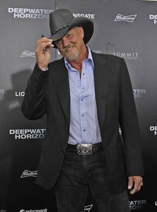 Cast member Trace Adkins attends the premiere of the motion picture thriller Deepwater Horizon at The Orpheum Theater in New Orleans on September 19, 2016. Storyline: A story set on the offshore drilling rig Deepwater Horizon, which exploded during April 2010 and created the worst oil spill in U.S. history.  NOP2016091908 AJxSISCO