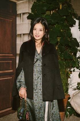 LONDON, ENGLAND - SEPTEMBER 19: Vicki Zhao wearing Burberry at the Burberry September 2016 show during London Fashion Week SS17 at Makers House on September 19, 2016 in London, England.  CFP492356170