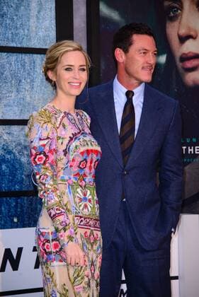 . 20 09 2016. Odeon, Leicester Square, London, United Kingdom. Emily Blunt and Luke Evans arrive at The Girl On The Train World Premiere.  xChrisxJosephx xi-Imagesx IIM-13479-0040