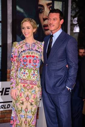 . 20 09 2016. Odeon, Leicester Square, London, United Kingdom. Emily Blunt and Luke Evans arrive at The Girl On The Train World Premiere.  xChrisxJosephx xi-Imagesx IIM-13479-0046
