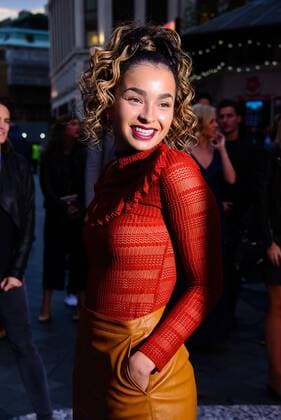 . 20 09 2016. Odeon, Leicester Square, London, United Kingdom. Ella Eyre arrives at The Girl On The Train World Premiere.  xChrisxJosephx xi-Imagesx IIM-13479-0066