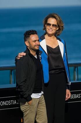 Sigourney Weaver with Juan Antonio Bayona during a photocall ahead of receiving tonight the Donostia Award for her contribution to the cinema, at 64rd San Sebastian Film Festival on September 21, 2016 in San Sebastian, Spain.  JosexIgnacioxUnanue Sigourney Weaver - 64rd San Sebastian Film Festiva