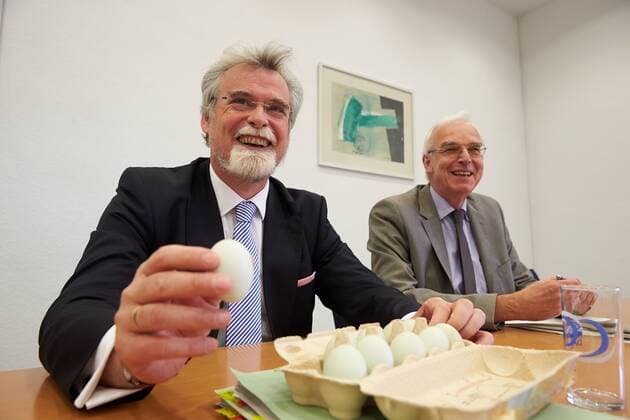 Pressekonferenz am Oberlandesgericht Koblenz mit (l-r) Justizminister Herbert Mertin (FDP) und Hans-Josef Graefen, Präsident des Oberlandesgerichts Koblenz. Generalstaatsanwalt Jürgen Brauer, Justizminister Herbert Martin (FDP) und Hans-Josef Graefen, Präsident des Oberlandesgerichts Koblenz TFR001