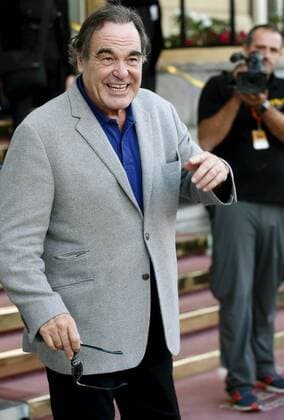 US producer Oliver Stone arrives in San Sebastian, Basque Country, Spain, 21 September 2016, where he will present his film Snowden during the 64th International Cinema Festival of San Sebastian. EFE Juan Herrero INTERNATIONAL CINEMA FESTIVAL OF SAN SEBASTIAN !ACHTUNG: NUR REDAKTIONELLE NUTZUNG!  SSB001 20160921-636100862400911557