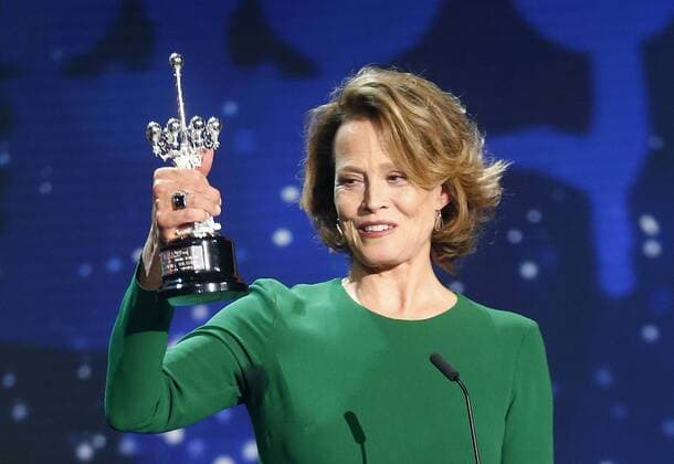 US actress Sigourney Weaver receives the Donostia Award of the 64th International Cinema Festival of San Sebastian during a gala celebrated at the Kursaal in San Sebastian, Basque Country, Spain, 21 September 2016. EFE Juan Herrero INTERNATIONAL CINEMA FESTIVAL OF SAN SEBASTIAN !ACHTUNG: NUR REDAKTIONELLE NUTZUNG!  SSB001 20160922-636100997301922189