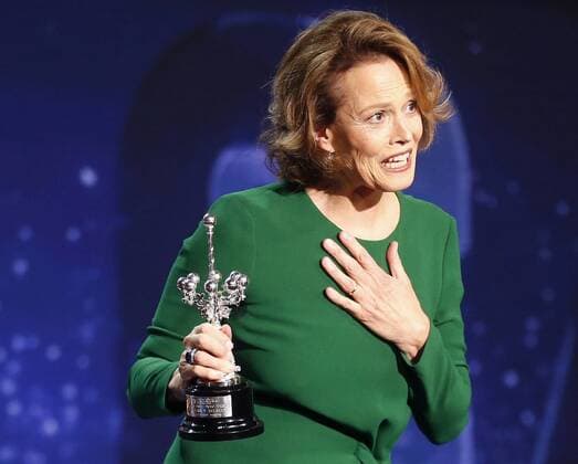 Filmfestival San Sebastian - Donostia Award Sigourney Weaver US actress Sigourney Weaver receives the Donostia Award of the 64th International Cinema Festival of San Sebastian during a gala celebrated at the Kursaal in San Sebastian, Basque Country, Spain, 21 September 2016. EFE Juan Herrero INTERNATIONAL CINEMA FESTIVAL OF SAN SEBASTIAN !ACHTUNG: NUR REDAKTIONELLE NUTZUNG!  SSB001 20160922-636100997307694115
