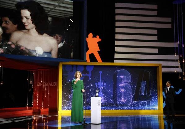 Filmfestival San Sebastian - Donostia Award Sigourney Weaver US actress Sigourney Weaver receives the Donostia Award of the 64th International Cinema Festival of San Sebastian during a gala celebrated at the Kursaal in San Sebastian, Basque Country, Spain, 21 September 2016. EFE Juan Herrero INTERNATIONAL CINEMA FESTIVAL OF SAN SEBASTIAN !ACHTUNG: NUR REDAKTIONELLE NUTZUNG!  SSB001 20160922-636100999360389356