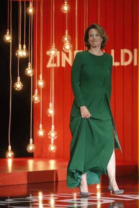 Filmfestival San Sebastian - Donostia Award Sigourney Weaver US actress Sigourney Weaver receives the Donostia Award of the 64th International Cinema Festival of San Sebastian during a gala celebrated at the Kursaal in San Sebastian, Basque Country, Spain, 21 September 2016. EFE Juan Herrero INTERNATIONAL CINEMA FESTIVAL OF SAN SEBASTIAN !ACHTUNG: NUR REDAKTIONELLE NUTZUNG!  SSB001 20160922-636101012774229061
