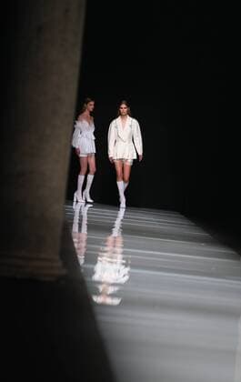 (160922) -- MILAN, Sept. 21, 2016 -- Models present creations at Francesco Scognamiglio fashion show during women s Spring Summer 2017 collection as part of the Milan Fashion Week, in Milan, Italy, Sept. 21, 2016. ) (zcc) ITALY-MILAN-FASHION WEEK JinxYu 