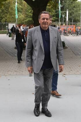 Hannover, HDI Arena, Gerhard Schroeder,Hannover 96 gegn Karlsruher SC,