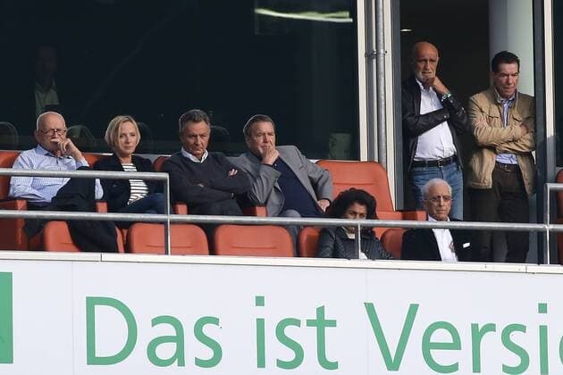 Hannover, HDI Arena, Gerhard Schroeder,Hannover 96 gegn Karlsruher SC,