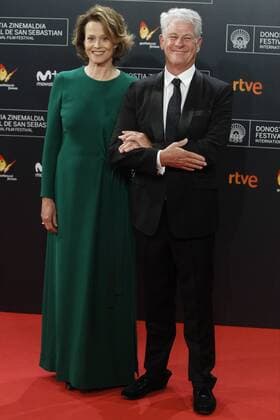 Filmfestival San Sebastian - Donostia Award Sigourney Weaver Sigourney Weaver receives the Donostia award 2016 to a lifetime achievements during the 64th San Sebastian film festival at the Kursaal in San Sebastian, Spain. CELEBRITIES : Sigourney Weaver receives the Donostia award 2016 - San Sebastian - 21 09 2016 WALTERKOVACS PANORAMIC 