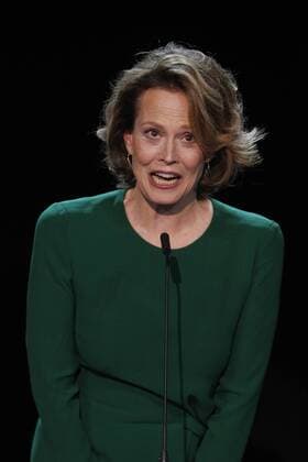 Filmfestival San Sebastian - Donostia Award Sigourney Weaver Sigourney Weaver receives the Donostia award 2016 to a lifetime achievements during the 64th San Sebastian film festival at the Kursaal in San Sebastian, Spain. CELEBRITIES : Sigourney Weaver receives the Donostia award 2016 - San Sebastian - 21 09 2016 WALTERKOVACS PANORAMIC 