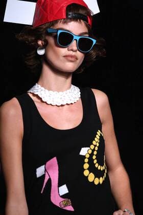 MILAN, Sept. 22, 2016 -- A model presents creations at Moschino fashion show as part of the women s Spring Summer 2017 Milan Fashion Week, in Milan, Italy, Sept. 22, 2016. )(zcc) ITALY-MILAN-FASHION WEEK-MOSCHINO JinxYu 