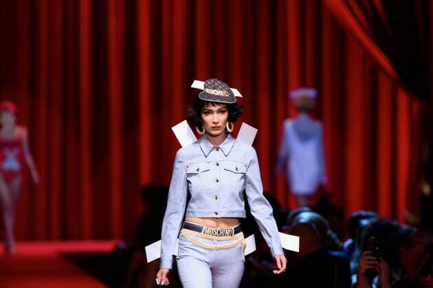 MILAN, Sept. 22, 2016 -- Model Bella Hadid presents creations at Moschino fashion show as part of the women s Spring Summer 2017 Milan Fashion Week, in Milan, Italy, Sept. 22, 2016. )(zcc) ITALY-MILAN-FASHION WEEK-MOSCHINO JinxYu 