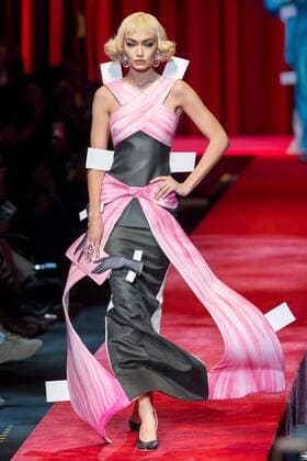 Milan Fashion Week, Women Spring Summer 2017 Milano Moda donna Primavera Estate 2017 - Modenschau Moschino Pictured: Moschino  Copyright: xGREGOx