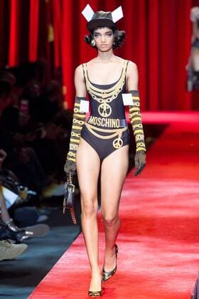 Milan Fashion Week, Women Spring Summer 2017 Milano Moda donna Primavera Estate 2017 - Modenschau Moschino Pictured: Moschino  Copyright: xGREGOx