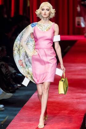 Milan Fashion Week, Women Spring Summer 2017 Milano Moda donna Primavera Estate 2017 - Modenschau Moschino Pictured: Moschino  Copyright: xGREGOx