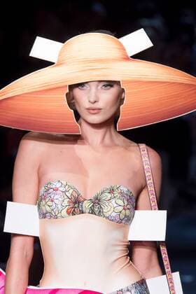 Milan Fashion Week, Women Spring Summer 2017 Milano Moda donna Primavera Estate 2017 - Modenschau Moschino Pictured: Moschino  Copyright: xGREGOx