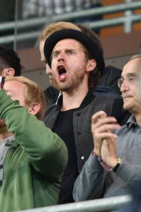 GER, 2.FBL, 1.FC St.Pauli vs TSV 1860 Muenchen 22.09.2016, Millerntor-Stadion, Hamburg, GER, 2. FBL, 1.FC St.Pauli vs TSV 1860 Muenchen im Bild Johannes Oerding, Saenger und Lebensgefaehrte von Ina Mueller (Müller) zu Besuch beim Spiel auf der Tribuene nordphotoxWitke