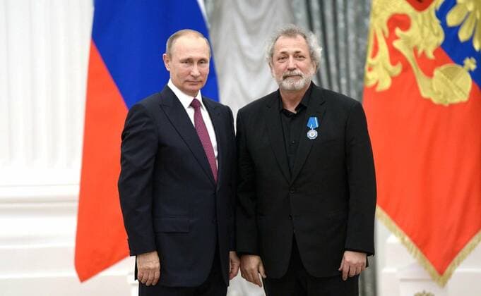September 22, 2016. - Russia, Moscow. - Russian President Vladimir Putin (left) and Artistic Director of the St. Petersburg State Academic Ballet Theater Boris Eifman at the ceremony of giving state awards in the Catherine Hall in Kremlin. KremlinxxPool 