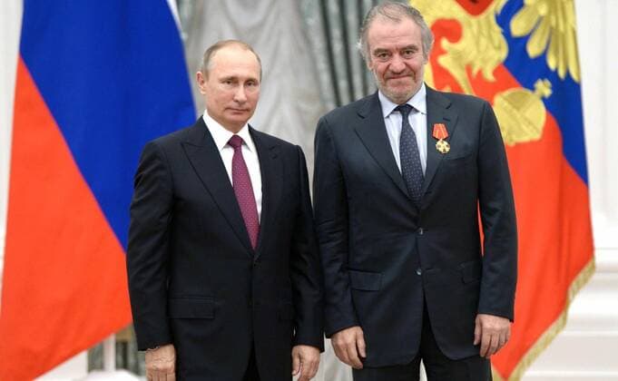 September 22, 2016. - Russia, Moscow. - Russian President Vladimir Putin (left) and Mariinski Theater Artistic Director and Main Conductor Valery Gergiev at the ceremony of giving state awards in the Catherine Hall in Kremlin. KremlinxxPool 