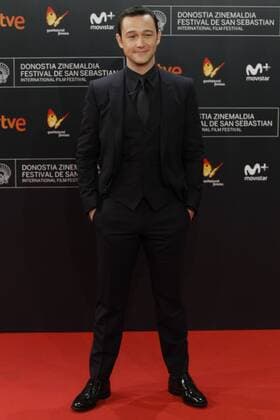 Joseph Gordon Levitt attend the Snowden premiere CELEBRITES : 64eme festival du Film de San Sebastian - 22 09 2016 WALTERKOVACS Panoramic 