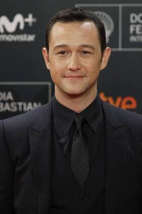 Joseph Gordon Levitt attend the Snowden premiere CELEBRITES : 64eme festival du Film de San Sebastian - 22 09 2016 WALTERKOVACS Panoramic 