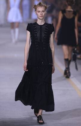 (160923) -- MILAN, Sept. 23, 2016 -- A model presents a creation at Diesel Black Gold fashion show during Milan Fashion Week Spring Summer 2017 in Milan, Italy, Sept. 23, 2016. )(cl) ITALY-MILAN-FASHION WEEK-DIESEL BLACK GOLD JinxYu 
