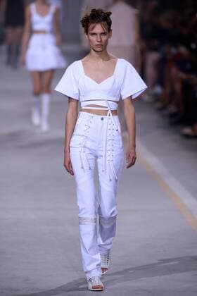 (160923) -- MILAN, Sept. 23, 2016 -- A model presents a creation at Diesel Black Gold fashion show during Milan Fashion Week Spring Summer 2017 in Milan, Italy, Sept. 23, 2016. )(cl) ITALY-MILAN-FASHION WEEK-DIESEL BLACK GOLD JinxYu 
