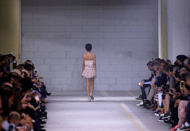 (160923) -- MILAN, Sept. 23, 2016 -- A model presents a creation at Diesel Black Gold fashion show during Milan Fashion Week Spring Summer 2017 in Milan, Italy, Sept. 23, 2016. )(cl) ITALY-MILAN-FASHION WEEK-DIESEL BLACK GOLD JinxYu 