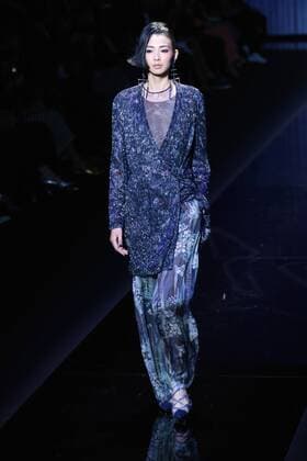 (160923) -- MILAN, Sept. 23, 2016 -- A model presents a creation at Giorgio Armani fashion show during Milan Fashion Week Spring Summer 2017 in Milan, Italy, Sept. 23, 2016. )(cl) ITALY-MILAN-FASHION WEEK-GIORGIO ARMANI JinxYu 