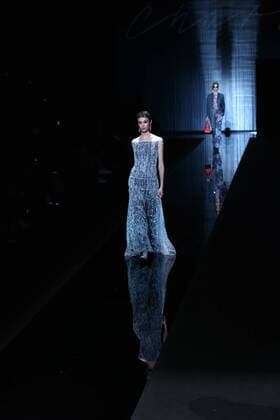 (160923) -- MILAN, Sept. 23, 2016 -- A model presents a creation at Giorgio Armani fashion show during Milan Fashion Week Spring Summer 2017 in Milan, Italy, Sept. 23, 2016. )(cl) ITALY-MILAN-FASHION WEEK-GIORGIO ARMANI JinxYu 